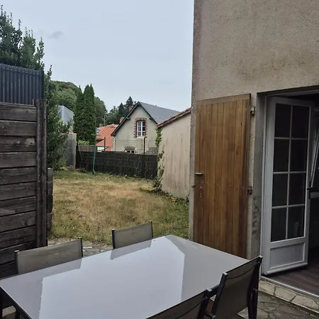 Maison Chaleureuse Et Calme Avec Parking A Pouzauges * Pouzauges
