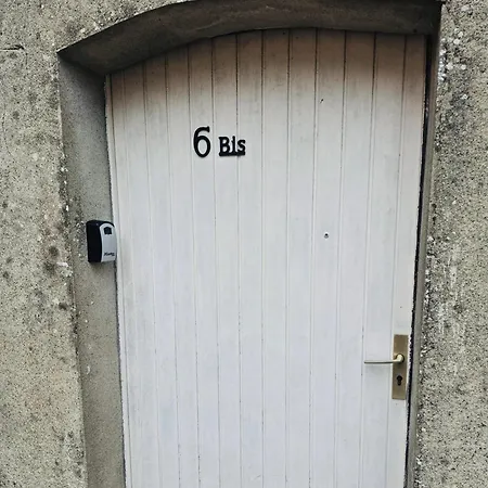 Maison Chaleureuse Et Calme Avec Parking A Pouzauges بيت للعطل